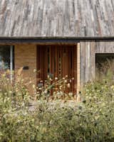 Live-Edge Timber Animates This Rough and Ready Country Home in the UK - Photo 10 of 20 - 