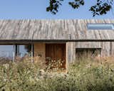 Live-Edge Timber Animates This Rough and Ready Country Home in the UK - Photo 9 of 20 - 
