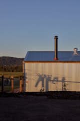 Corrugated Steel Gives This Off-Grid Home in Australia the Feel of a Farm Building - Photo 8 of 25 - 