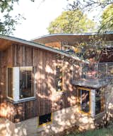 Creek Cabin by MAP Architecture and Jon Broome Architects