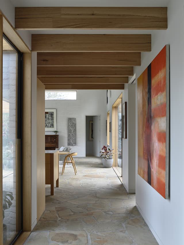 Photo 10 of 24 in Exposed Rafters Bridge This Australian Home With Its ...