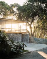Three Circular Terraces Lift This Brazilian Home Up Amidst the Treetops - Photo 2 of 19 - 