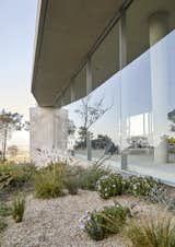 This Concrete Home in Cape Town Bends in a “U” for Epic Views - Photo 19 of 19 - 