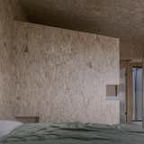 Oriented Strand Board Covers Almost Every Inch of This Australian Cabin’s Interiors - Photo 16 of 18 - 