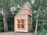 This Micro Cabin Was Assembled by a Team of Two Without Any Nails, Screws, or Tools - Photo 9 of 13 - 