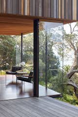 Glass Walls Make This New Zealand Beach House Look Like It’s Suspended in Midair - Photo 8 of 14 - 