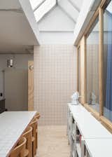 Curtains on Curving Tracks Keep This Geneva Apartment’s Interiors Fluid - Photo 6 of 15 - 