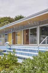 A Derelict Public Pool Makes a Splash as a Family’s New Home - Photo 6 of 15 - 