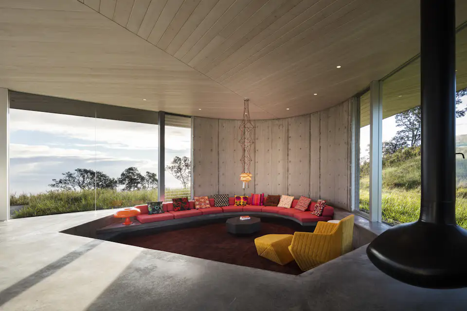 Image showcasing Photo 11 of 23 in In Hawaii, This Off-Grid Concrete House Is Powered by ...