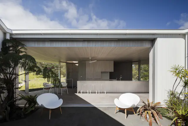 Photo 16 of 23 in In Hawaii, This Off-Grid Concrete House Is Powered by ... - Concrete Off Grid Apartment