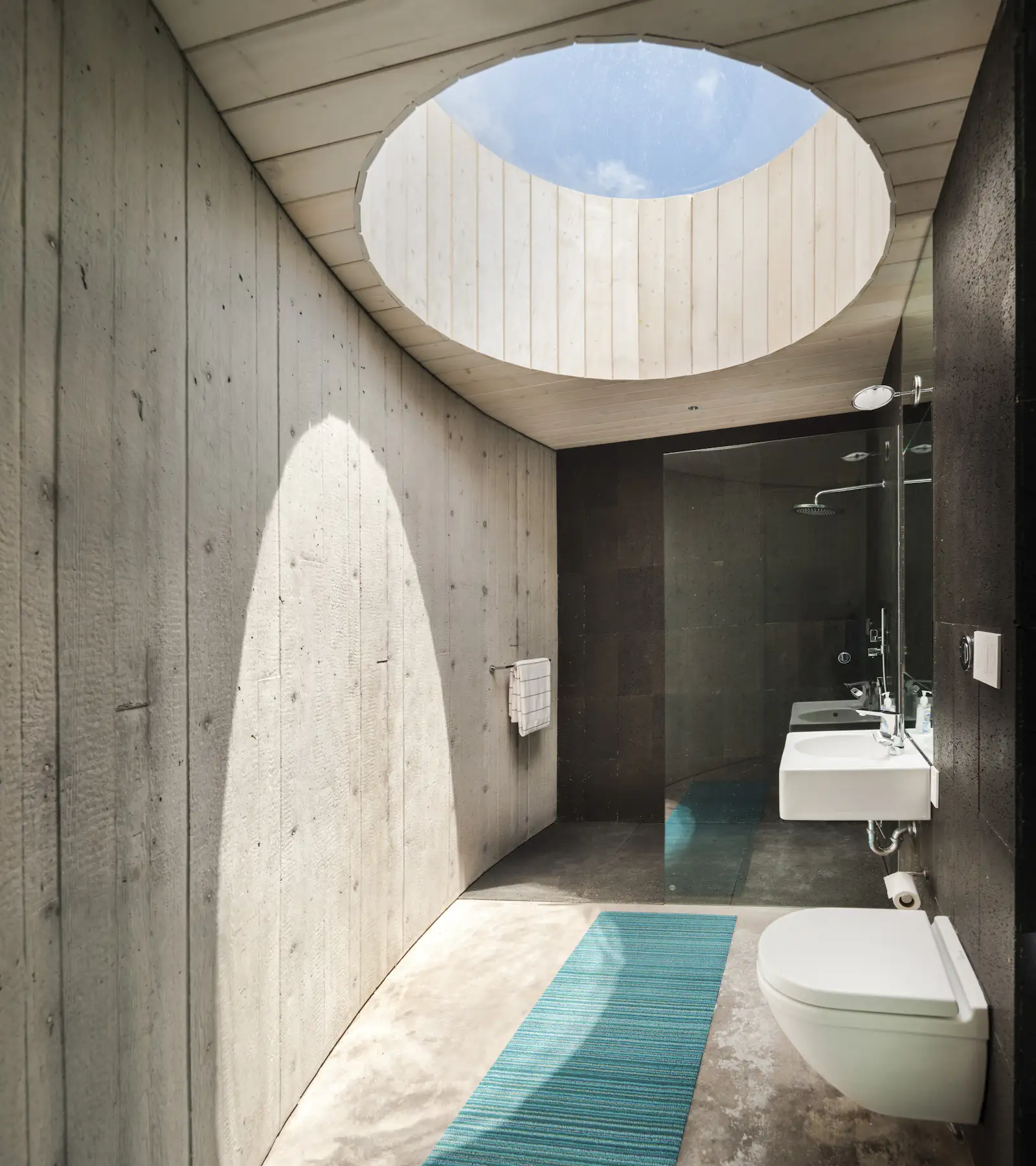Picture of Photo 16 of 23 in In Hawaii, This Off-Grid Concrete House Is Powered by ...
