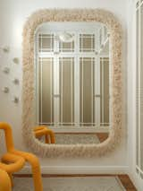 An Unsightly Apartment Gets a New Look With Stained Glass Doors and Colorful Wallpaper - Photo 13 of 15 - 