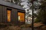 This Remote Orcas Island Getaway Was Constructed Without Removing a Single Tree - Photo 20 of 22 - 