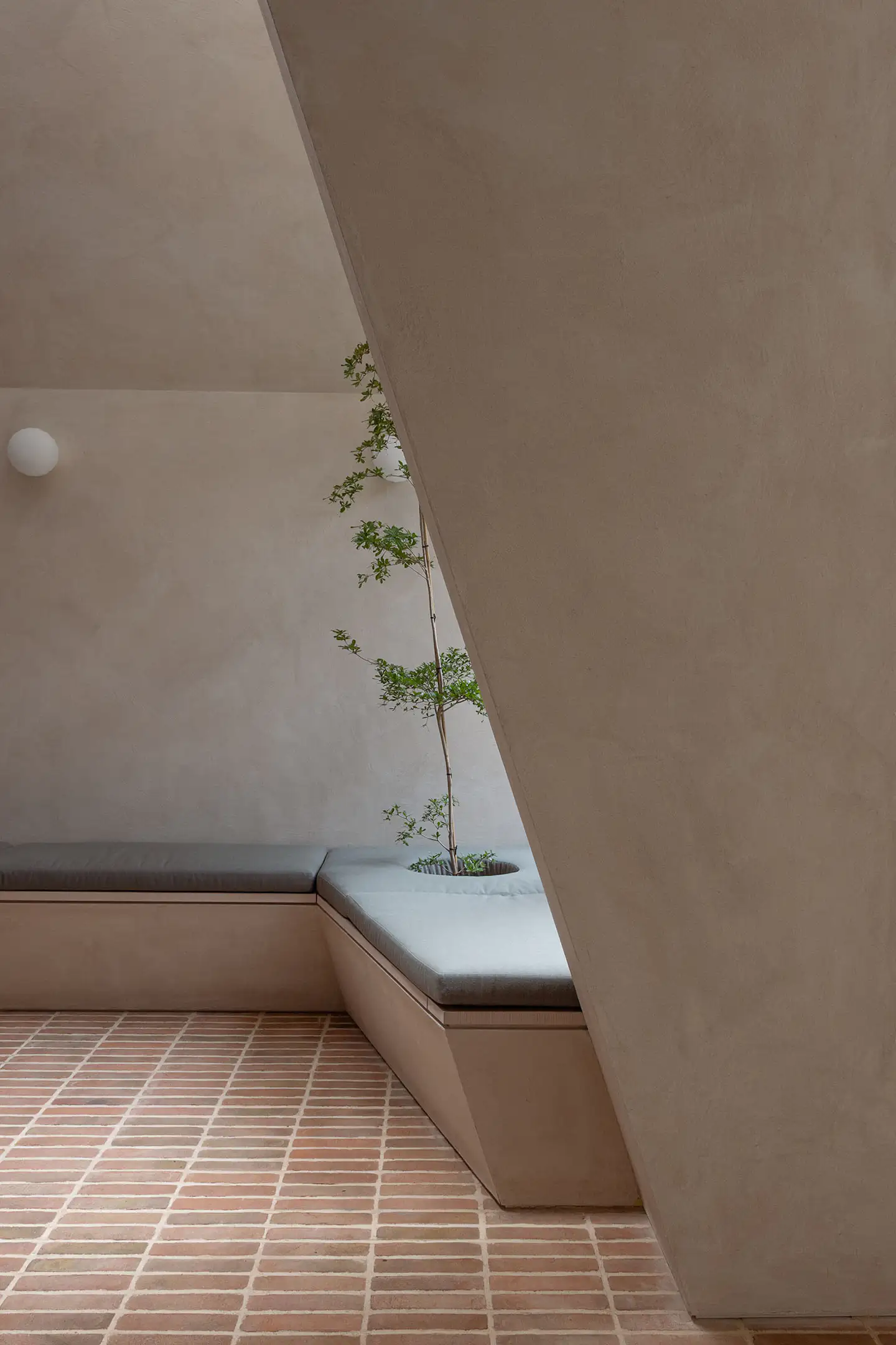 Photo 15 of 23 in An Expansion Cracks Open a Dark London Townhouse - Dwell