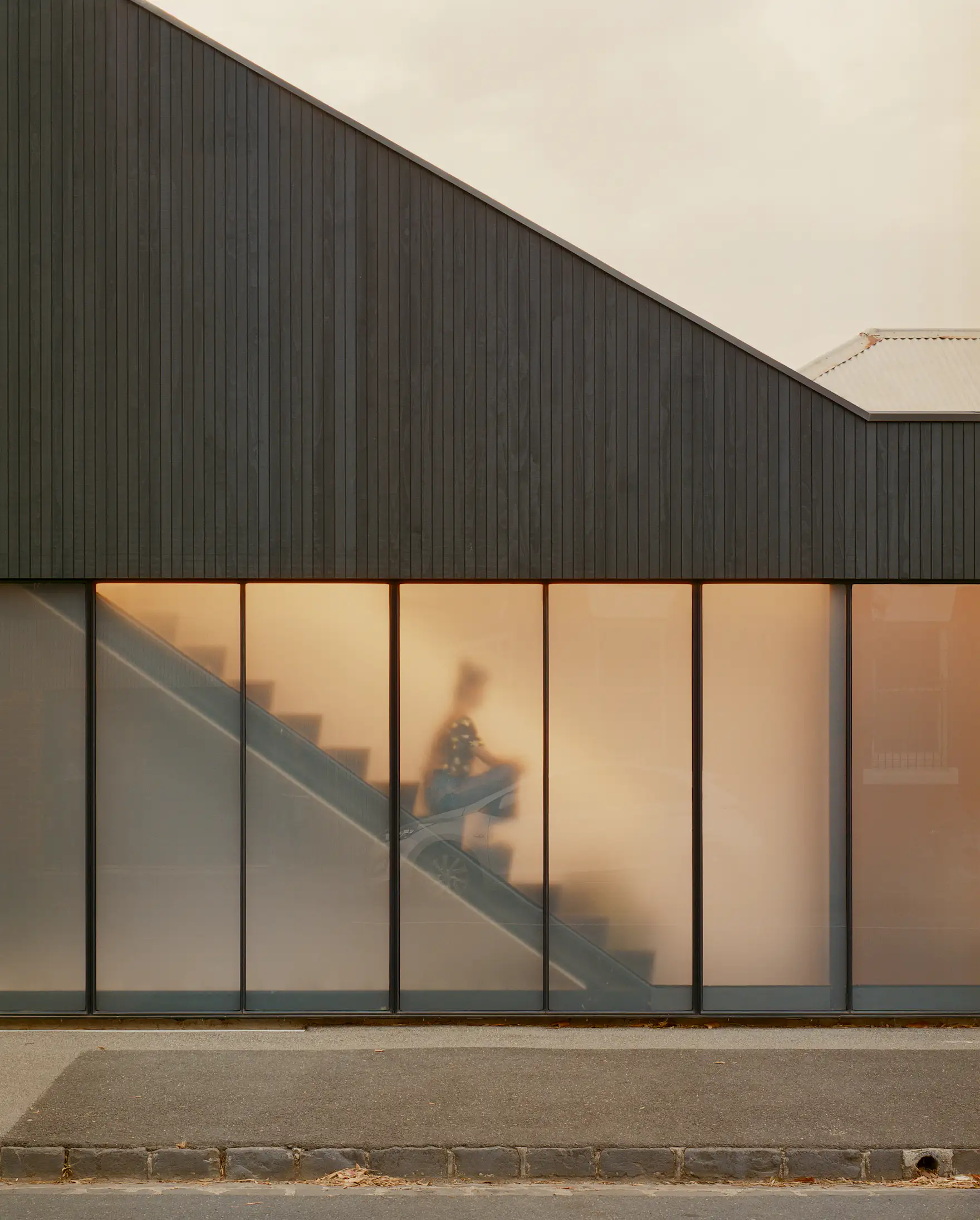 Photo 5 of 18 in Frosted Windows at This Australian Home Hide the ...