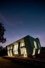 This U.K. Home’s Oz-Green Shell Is Actually a Sustainability Move - Photo 14 of 14 - 