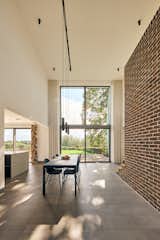 This U.K. Home’s Oz-Green Shell Is Actually a Sustainability Move - Photo 11 of 14 - 