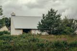 This Tiny Scottish Cottage Emphasizes Two Simple Materials