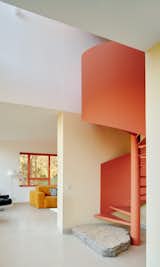 Concrete “Legs” Anchor This Home in Spain to Its Incredibly Steep Hillside - Photo 13 of 22 - 