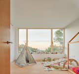 Concrete “Legs” Anchor This Home in Spain to Its Incredibly Steep Hillside - Photo 20 of 22 - 