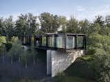 The Site Had Great Views, But Bad Sunlight. The Solution? A Hovering Home That Juts Out