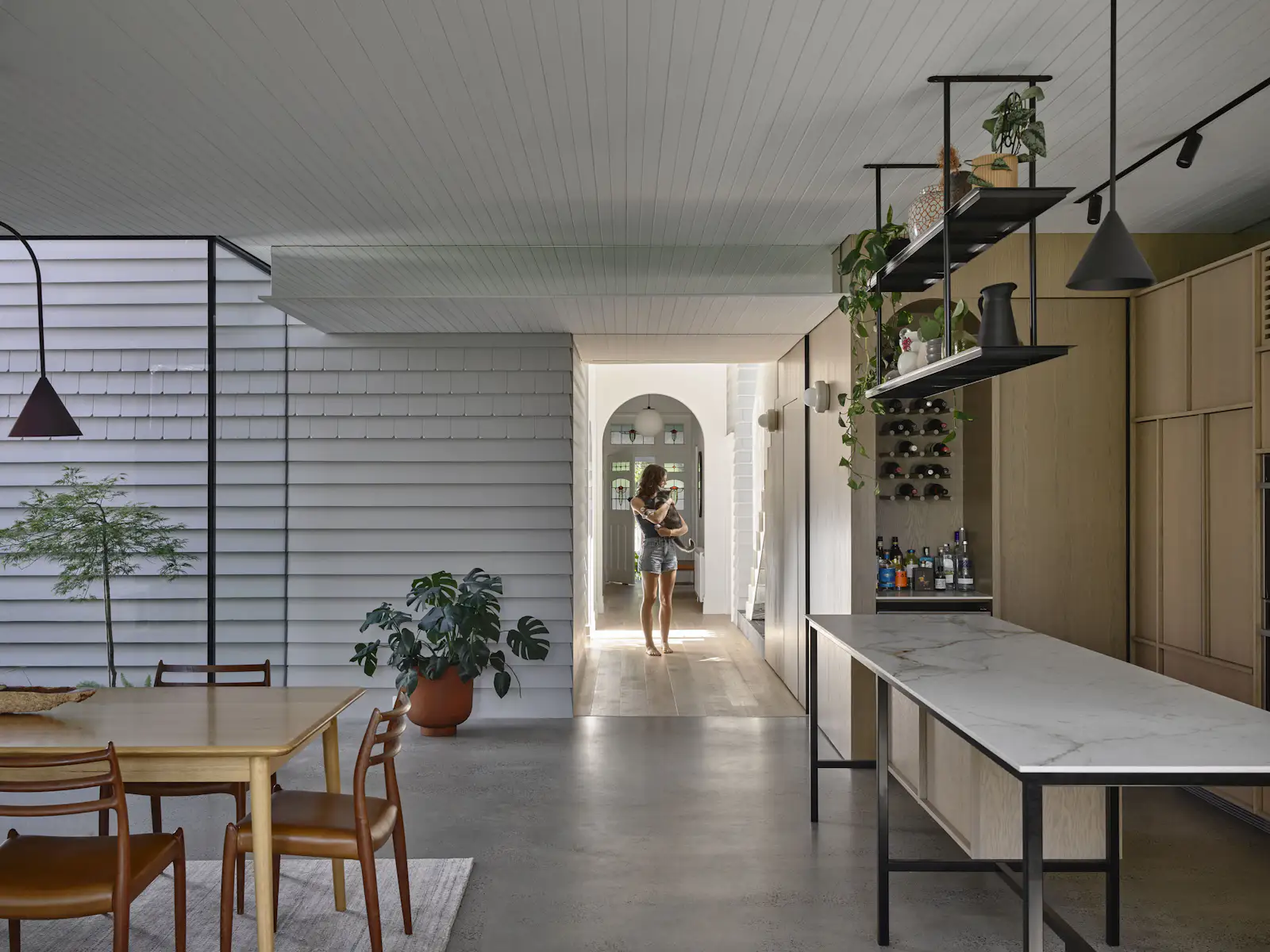 Photo 8 of 19 in Batten Screens Wrapping This Renovation in Australia ...