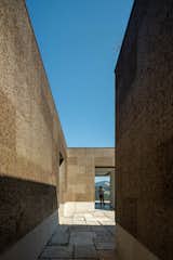 A Home in Portugal Connects Deeply With Its Setting—Down to a Fault Line - Photo 9 of 18 - 