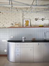 The Loft in This Madrid Flat Hangs From the Ceiling With a Metal Truss - Photo 8 of 14 - 