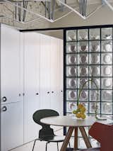The Loft in This Madrid Flat Hangs From the Ceiling With a Metal Truss - Photo 9 of 14 - 