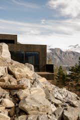 On Norway’s Western Coast, a Tiered Retreat Lets the Landscape Lead - Photo 7 of 20 - 