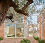 Die Wände und Pavillons der Brise sind diese spanische Villa extrem luftig - Foto 8 von 19 -