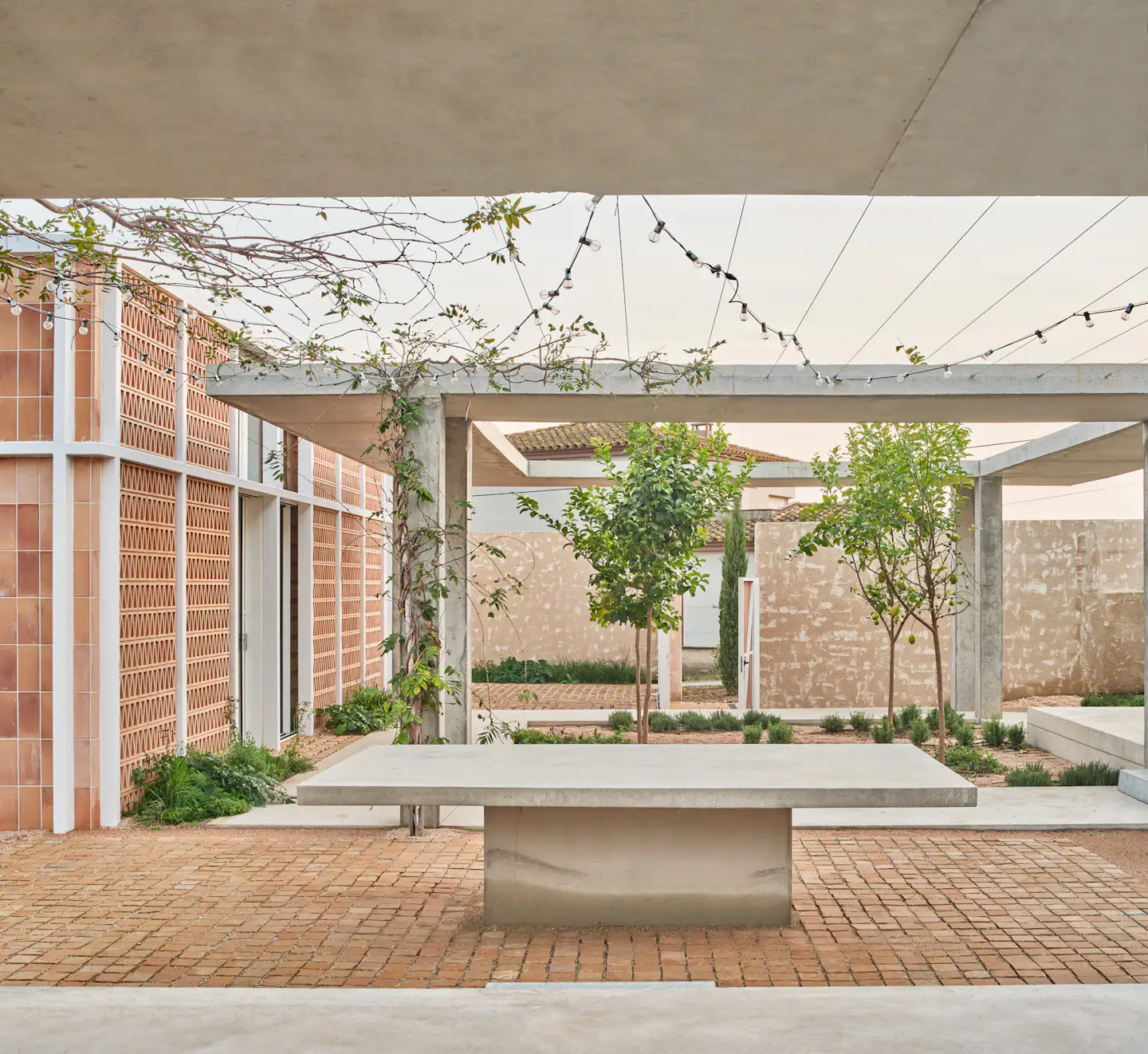 Photo 8 of 19 in Breeze-Block Walls and Pavilions Make This Spanish ...