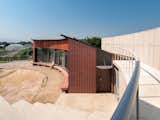 A South Korean Couple Build a Place to Retire on Land They Farmed for More Than a Decade - Photo 5 of 16 - 