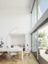 This Riverfront Home in Northern California Maxes Out Water Views - Photo 11 of 16 -