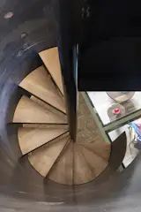 A Glass-Floor Mezzanine Shatters Conventions in This Reworked Rome Apartment - Photo 10 of 16 - 