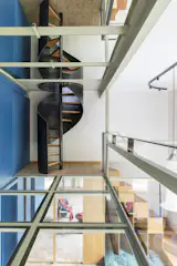 A Glass-Floor Mezzanine Shatters Conventions in This Reworked Rome Apartment - Photo 11 of 16 - 