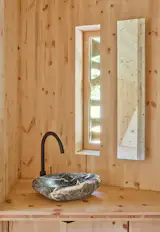 This Tiny Cabin in Spain Is Pretty Impressive for a Student Project - Photo 10 of 14 - 