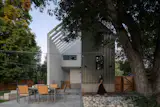 A Soaring Library in This Boulder Home Makes the “Bookshelf Wealth” Trend Look Like Small Potatoes