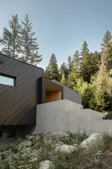 The Outdoor Conversation Pit at This British Columbia Home Will Give You Something to Talk About - Photo 5 of 14 - 