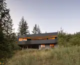 The Outdoor Conversation Pit at This British Columbia Home Will Give You Something to Talk About - Photo 14 of 14 - 