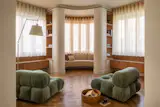 30 Years Later, They Reimagined Their Rome Apartment With a Glassy Central Kitchen - Photo 5 of 15 - 
