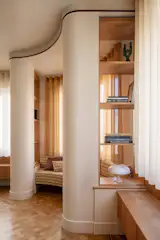 30 Years Later, They Reimagined Their Rome Apartment With a Glassy Central Kitchen - Photo 8 of 15 - 