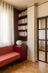 30 Years Later, They Reimagined Their Rome Apartment With a Glassy Central Kitchen - Photo 12 of 15 - 