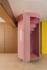 A Pink Stair Punctuates a Family’s Renovated 720-Square-Foot Madrid Apartment - Photo 7 of 15 - 