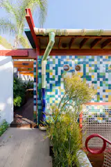 The Coffee Tables in This Modernist-Inspired L.A. Home Are Boulders Excavated From the Site - Photo 17 of 21 - 