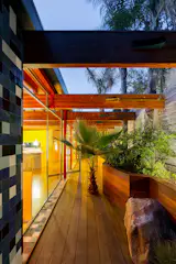 The Coffee Tables in This Modernist-Inspired L.A. Home Are Boulders Excavated From the Site - Photo 13 of 21 - 