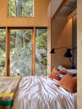 Corbusier and Thoreau Inspired This 400-Square-Foot Washington Retreat