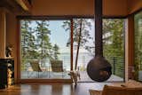 Corbusier and Thoreau Inspired This 400-Square-Foot Washington Retreat