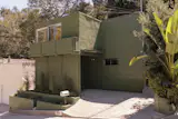 The home is an early example of Ray Kappe's work, who would go on to make significant contributions to California modernism.