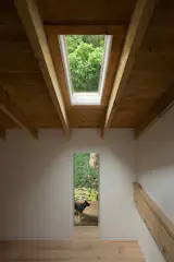 A Massive New Roof Turns a ’70s Chalet in Canada Into a Forest Palace - Photo 15 of 20 - 